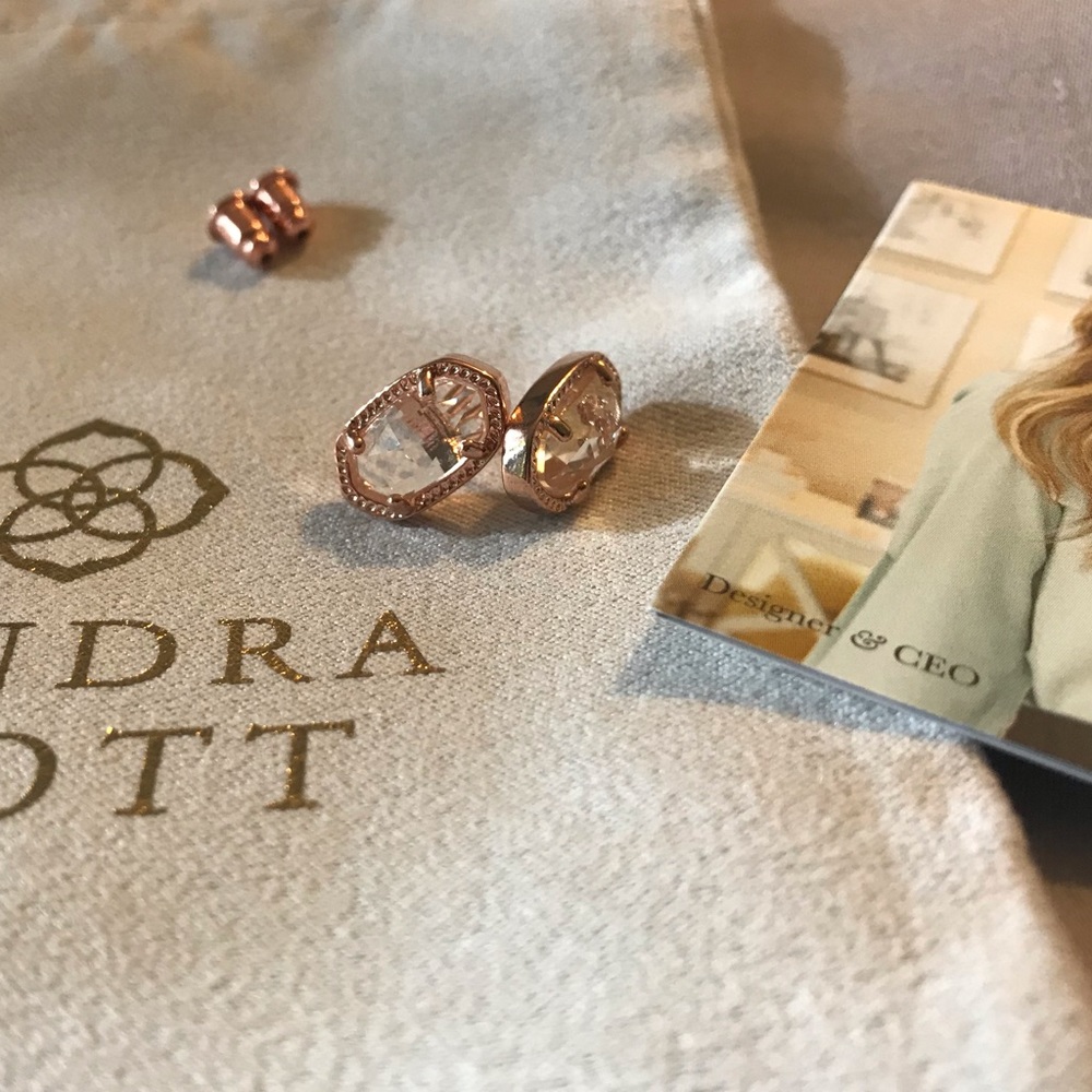 ✨New Kendra Scott Crystal Earrings Rose Gold Stud✨